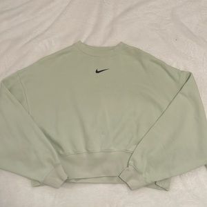nike sweatshirt